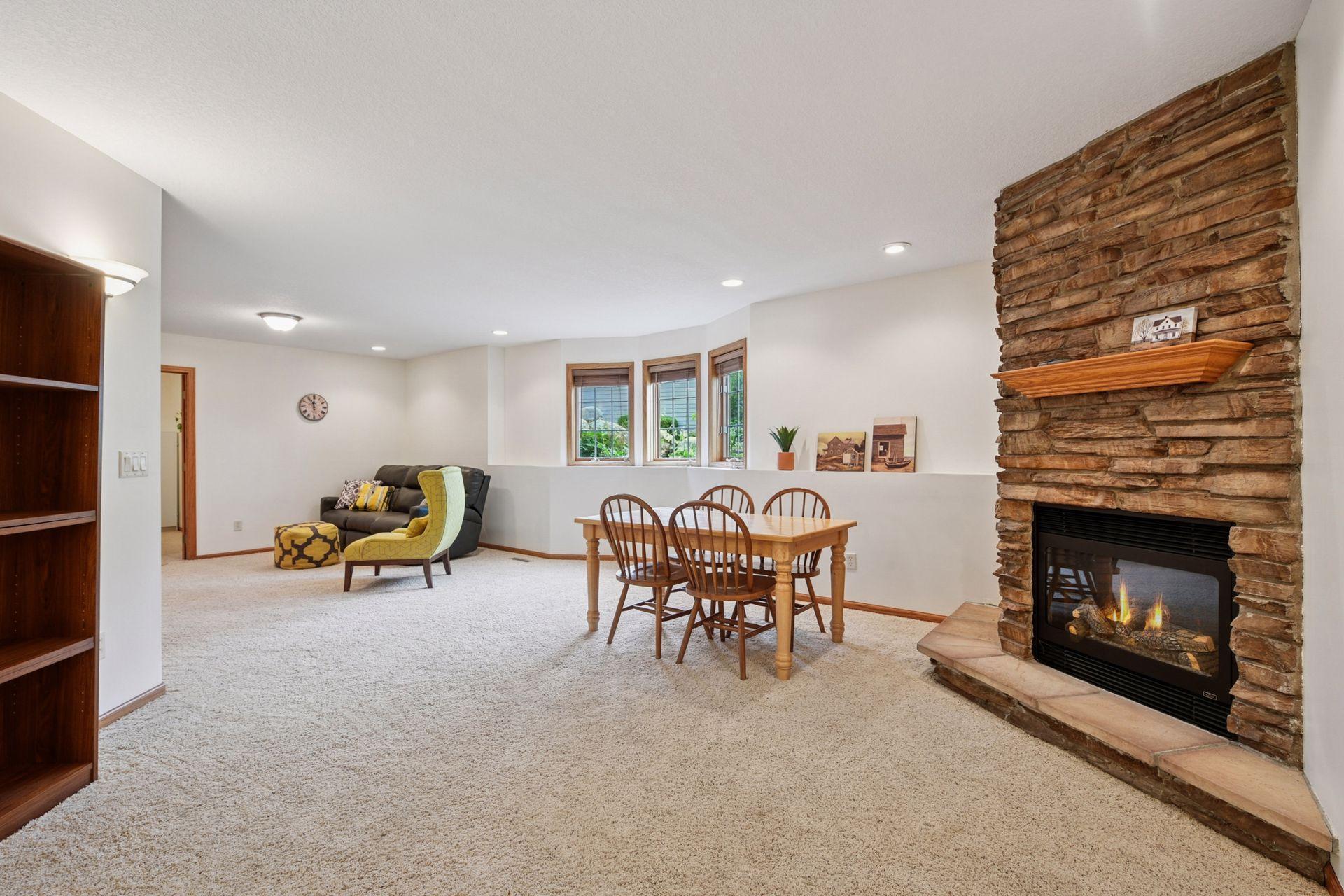 8820 Pointe Vista Drive