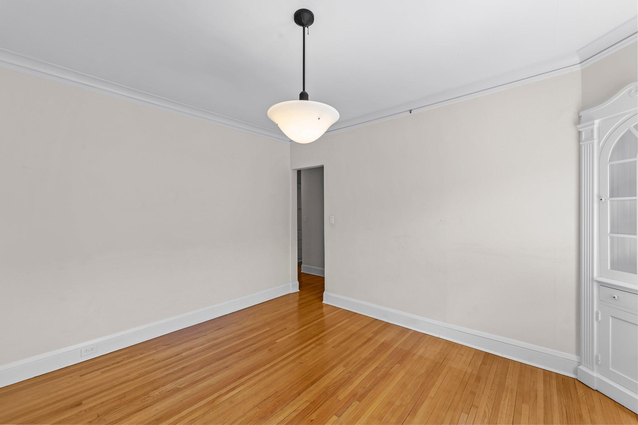 4437 Vincent Avenue S Unit: Upper