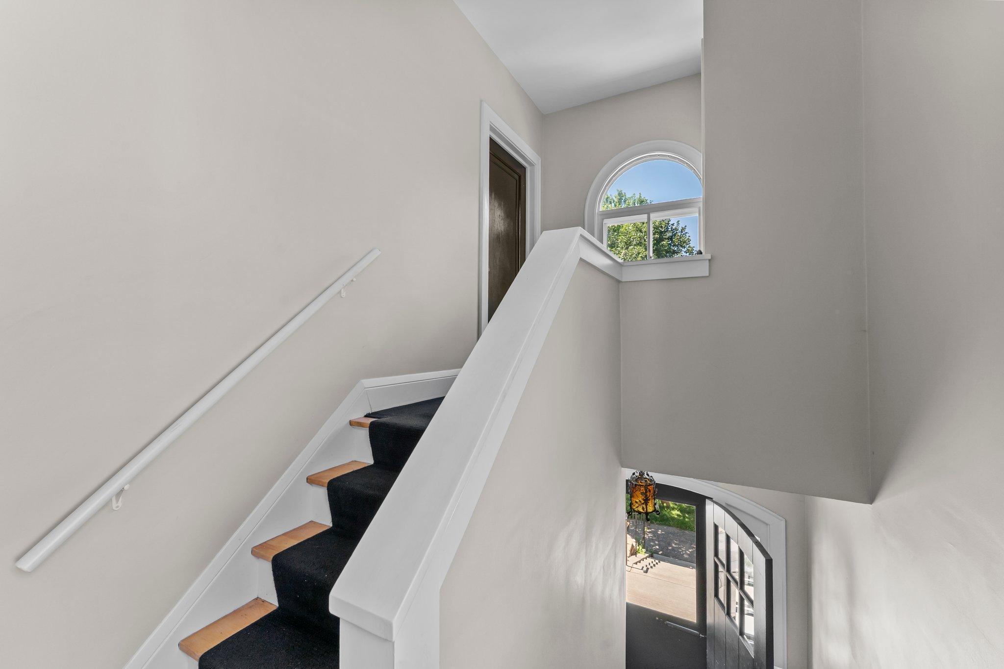 4437 Vincent Avenue S Unit: Upper