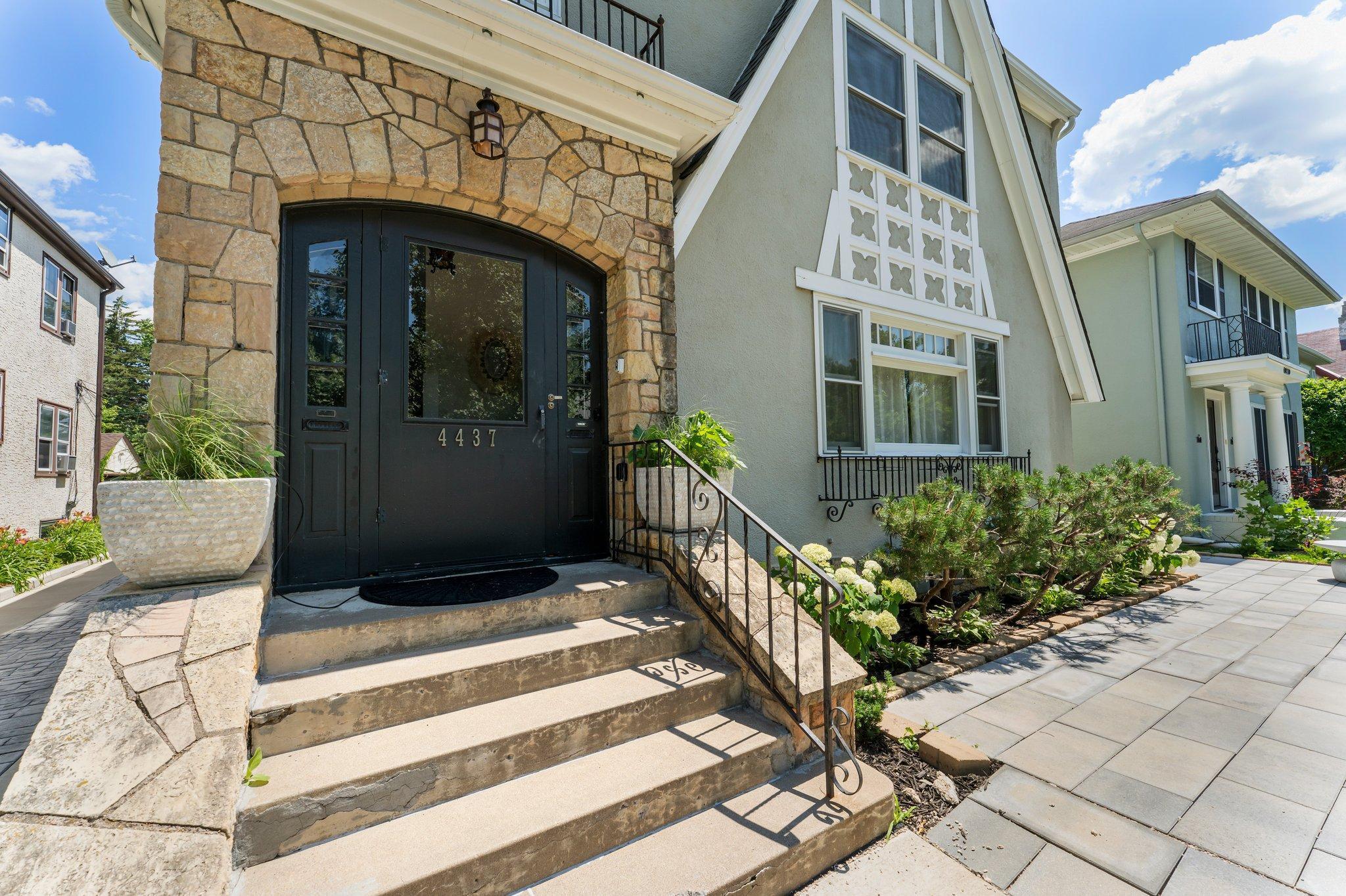 4437 Vincent Avenue S Unit: Upper