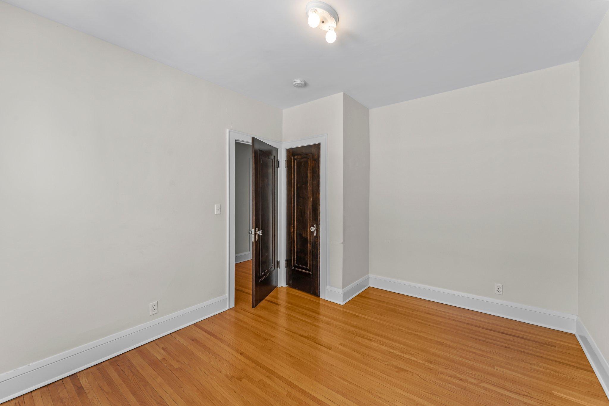 4437 Vincent Avenue S Unit: Upper