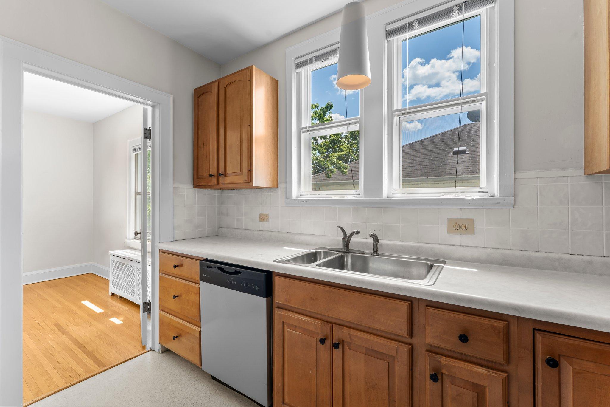 4437 Vincent Avenue S Unit: Upper