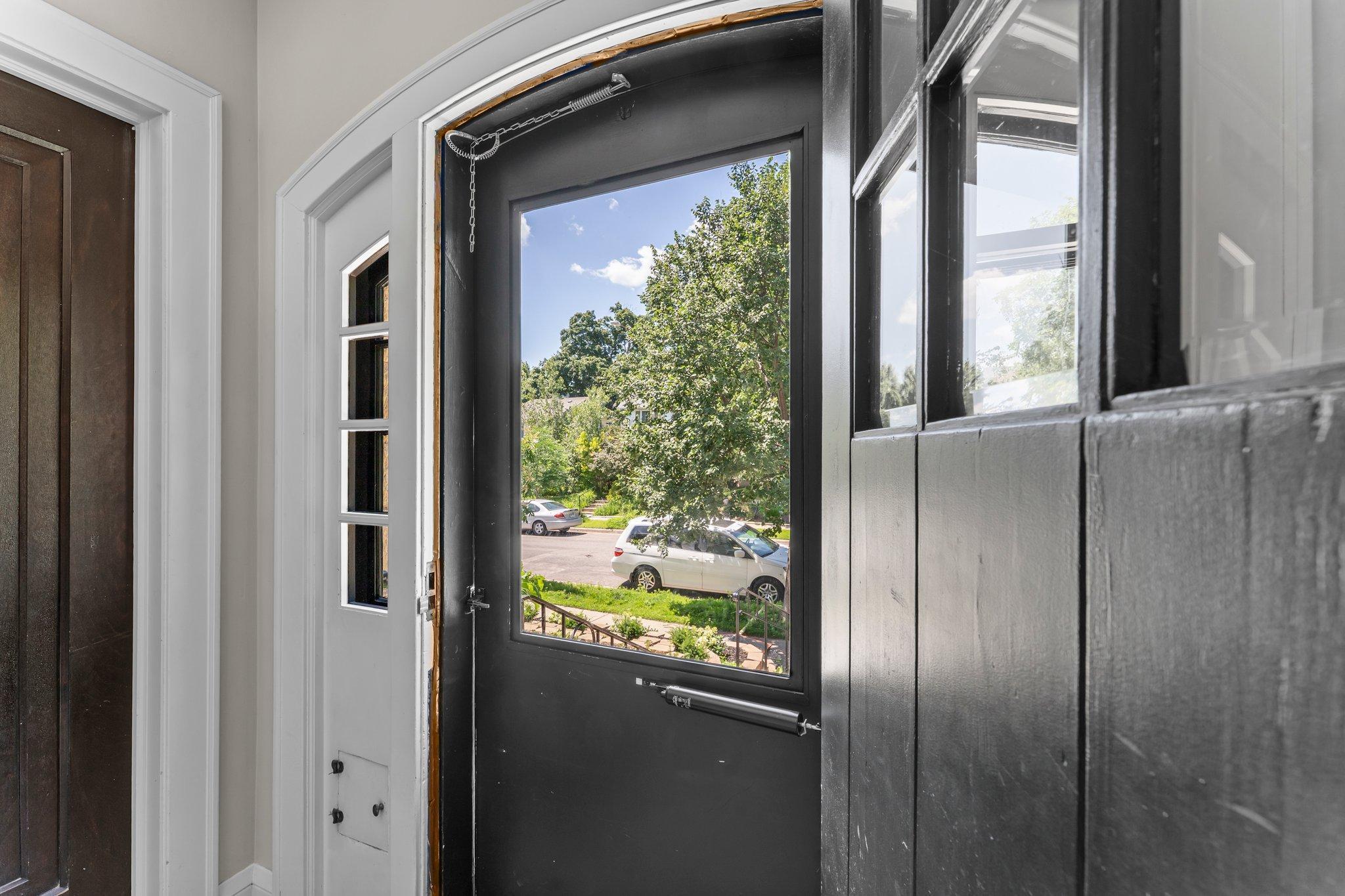4437 Vincent Avenue S Unit: Upper