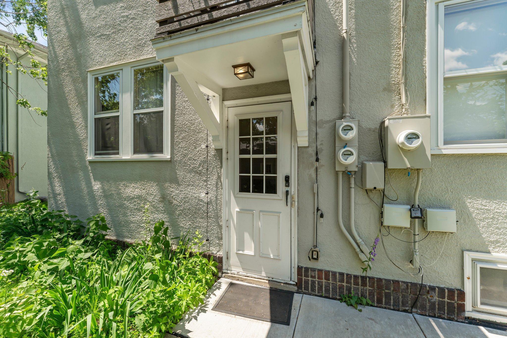 4437 Vincent Avenue S Unit: Upper