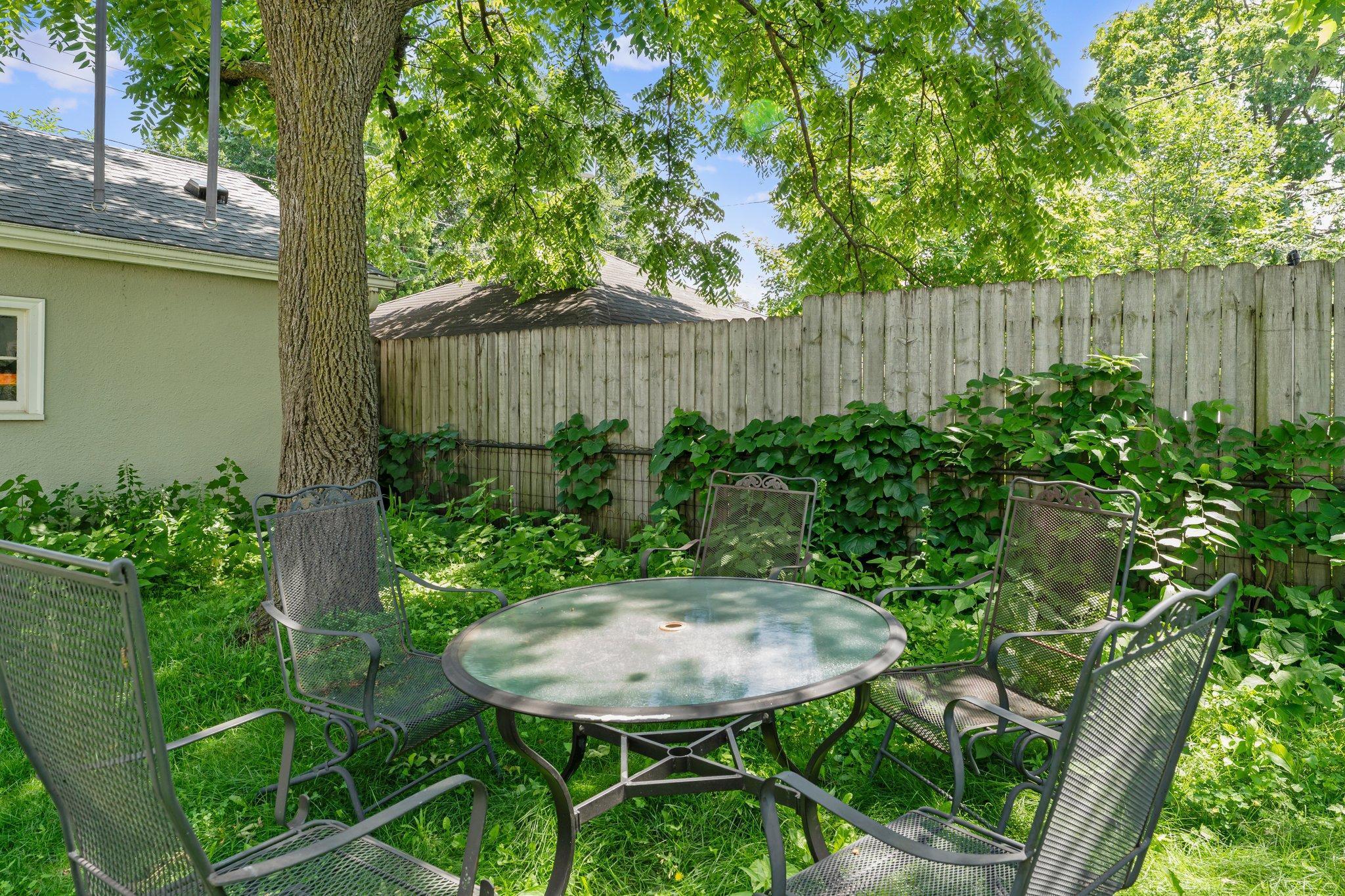 4437 Vincent Avenue S Unit: Upper