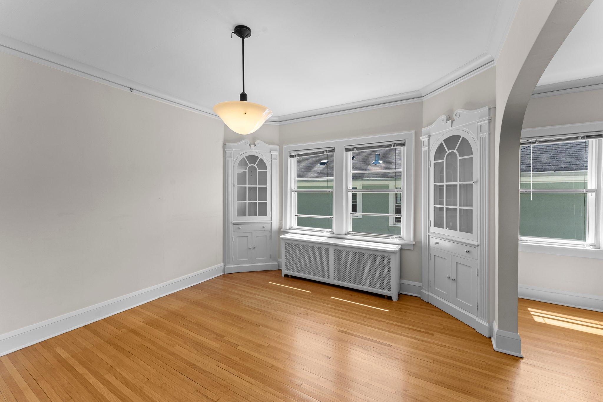 4437 Vincent Avenue S Unit: Upper
