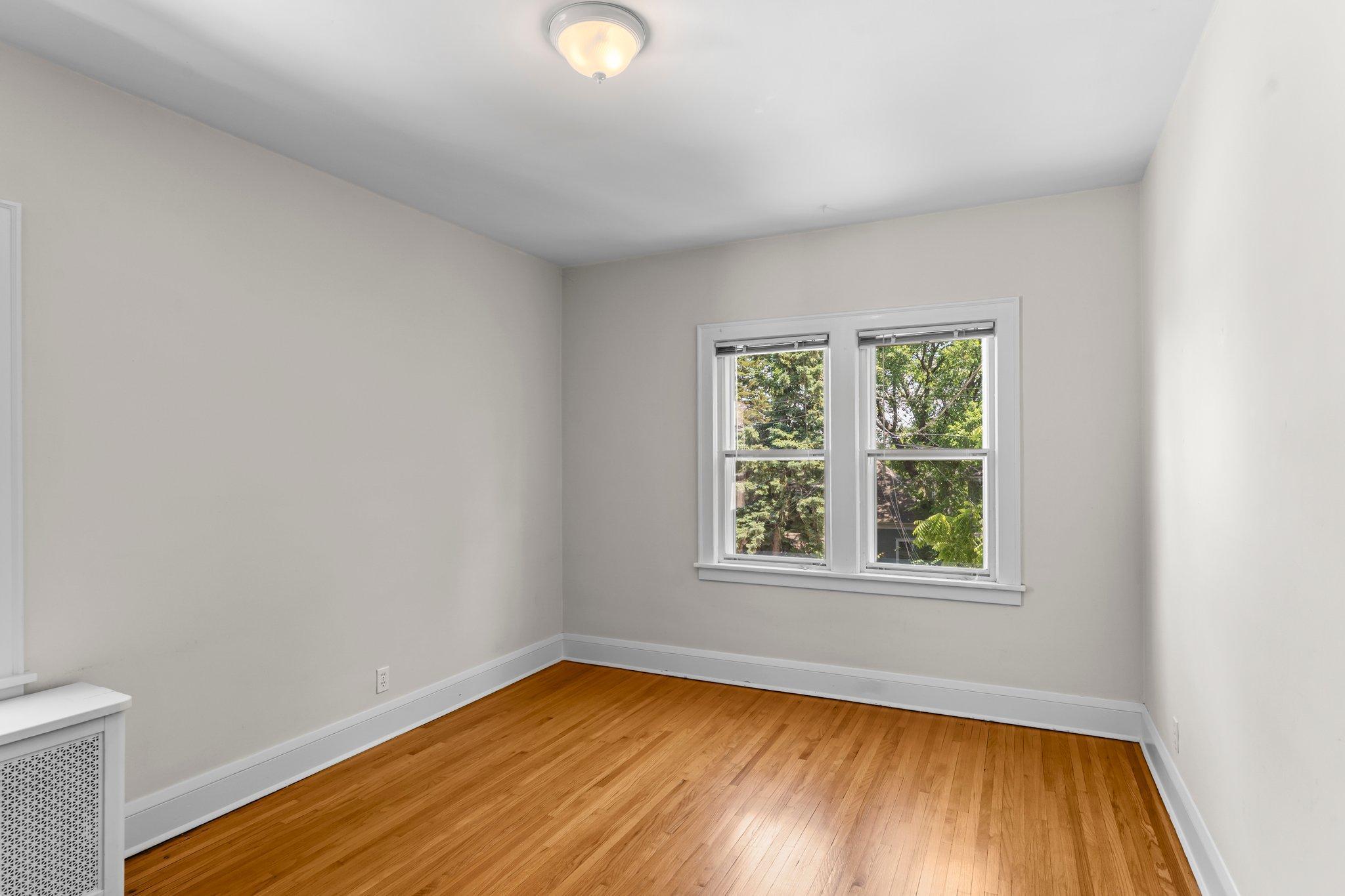 4437 Vincent Avenue S Unit: Upper