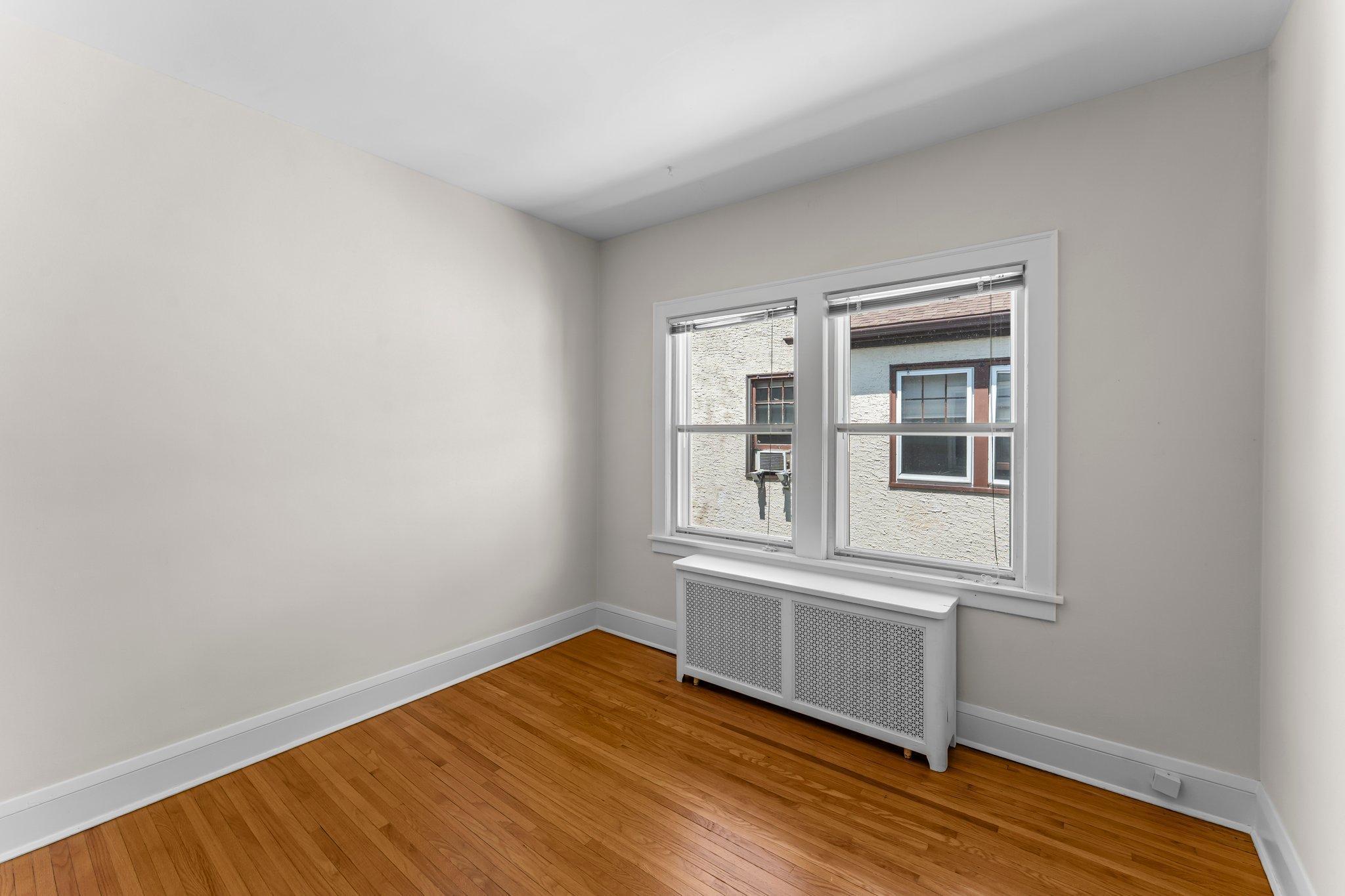 4437 Vincent Avenue S Unit: Upper