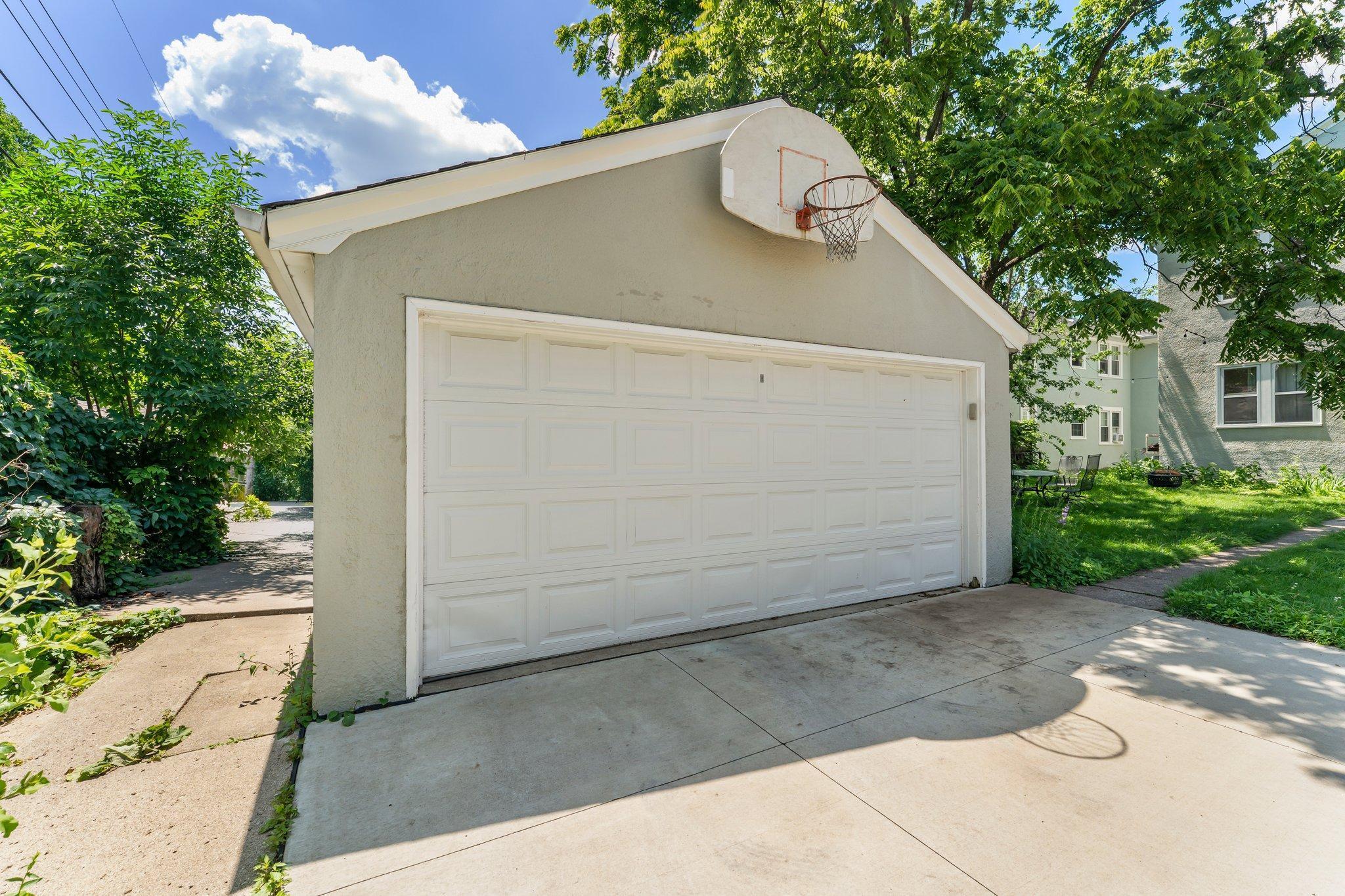 4437 Vincent Avenue S Unit: Upper