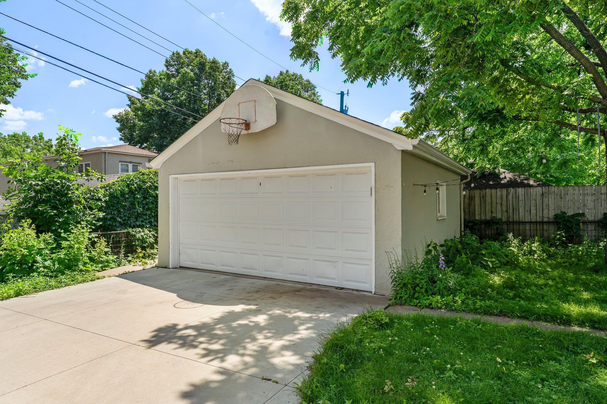 4437 Vincent Avenue S Unit: Upper