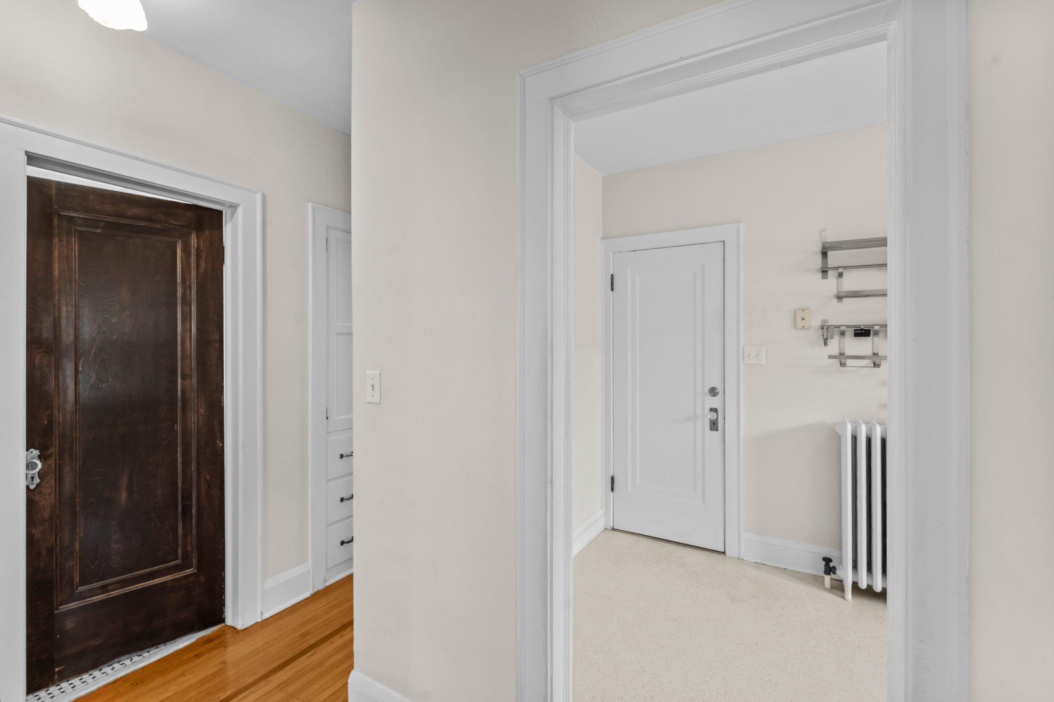 4437 Vincent Avenue S Unit: Upper
