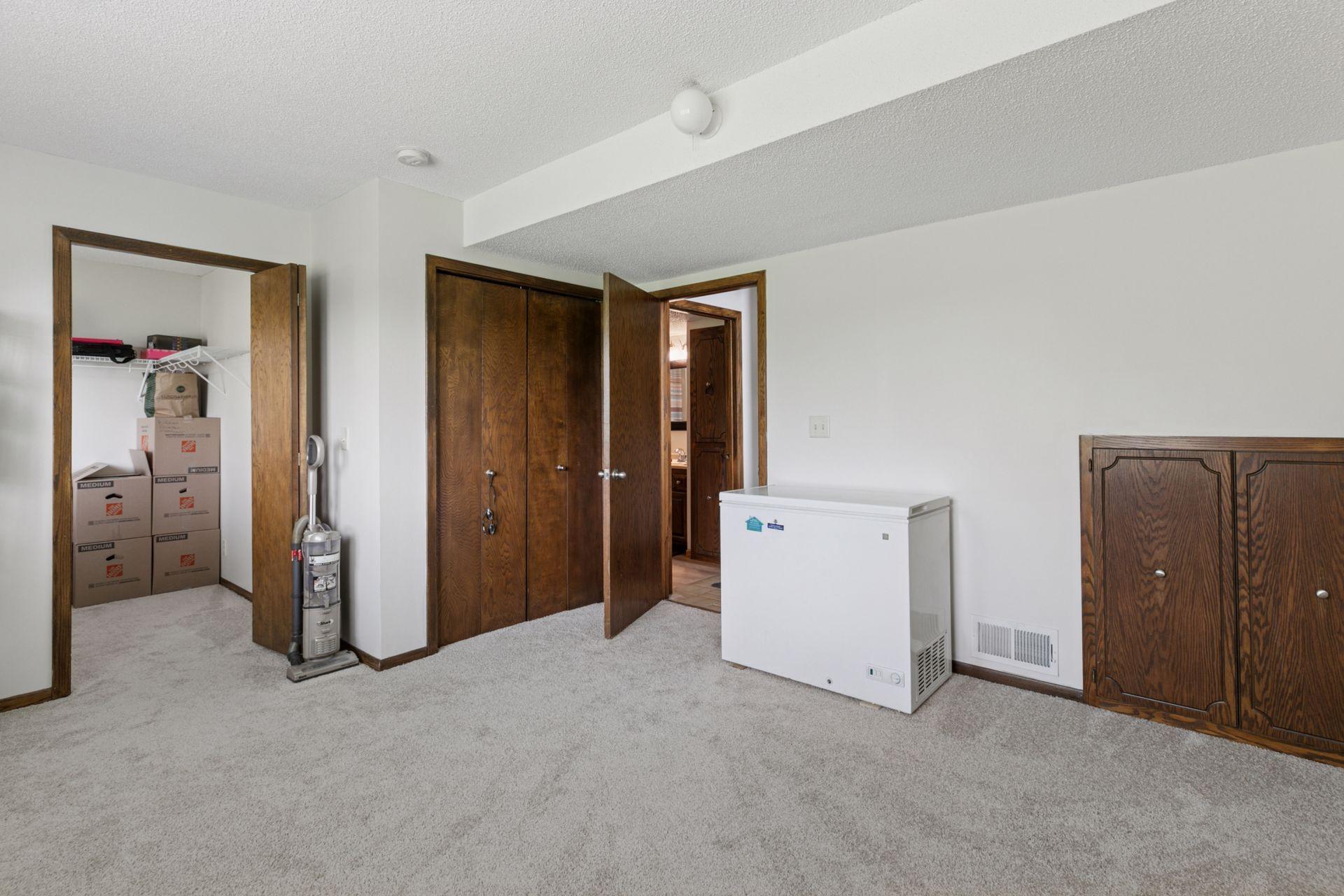 4595 Cantebury Circle