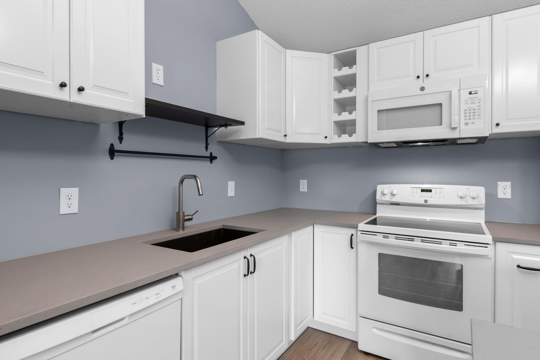 3440 Golfview Drive Unit: 318