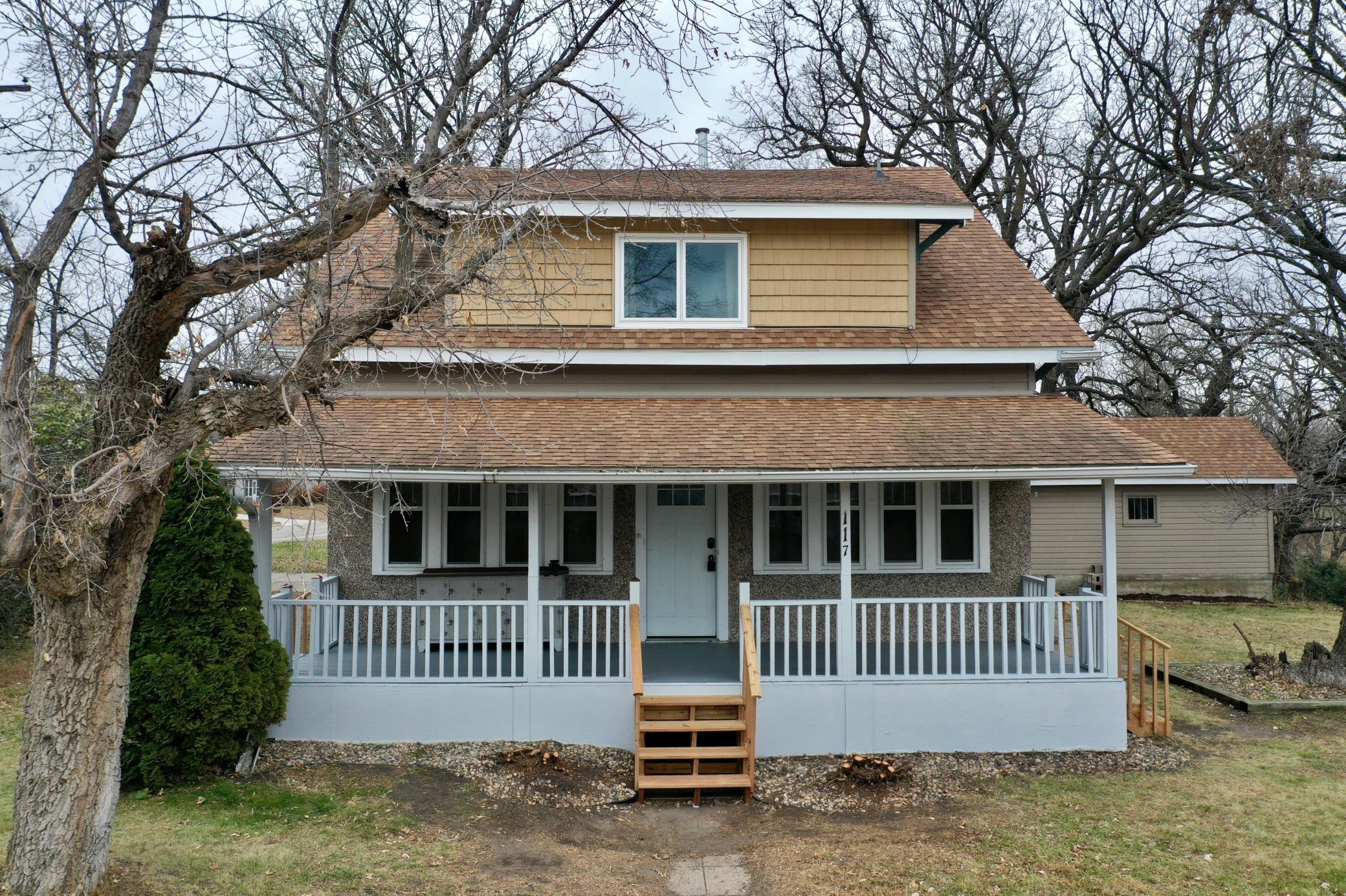 117 Main Street N