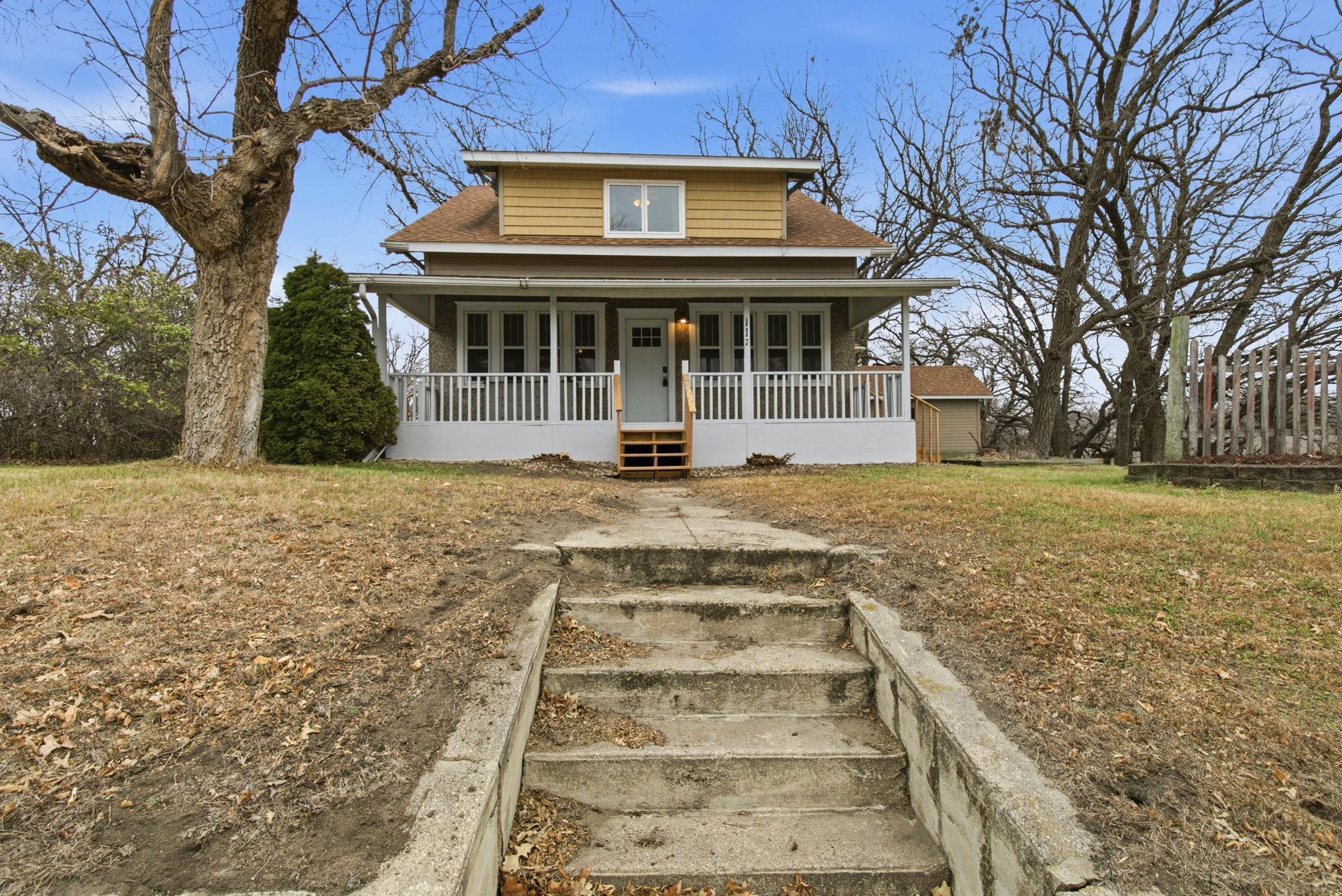 117 Main Street N