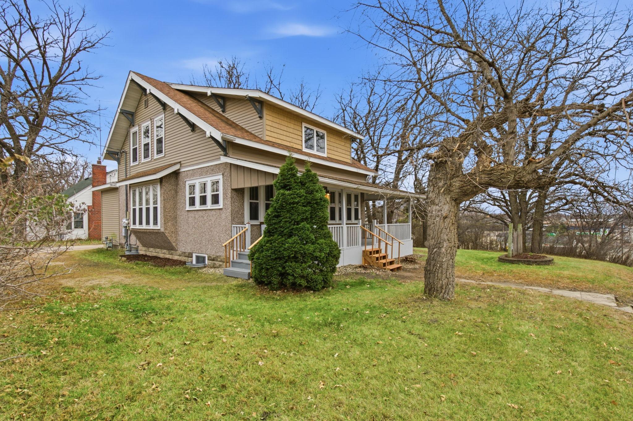 117 Main Street N