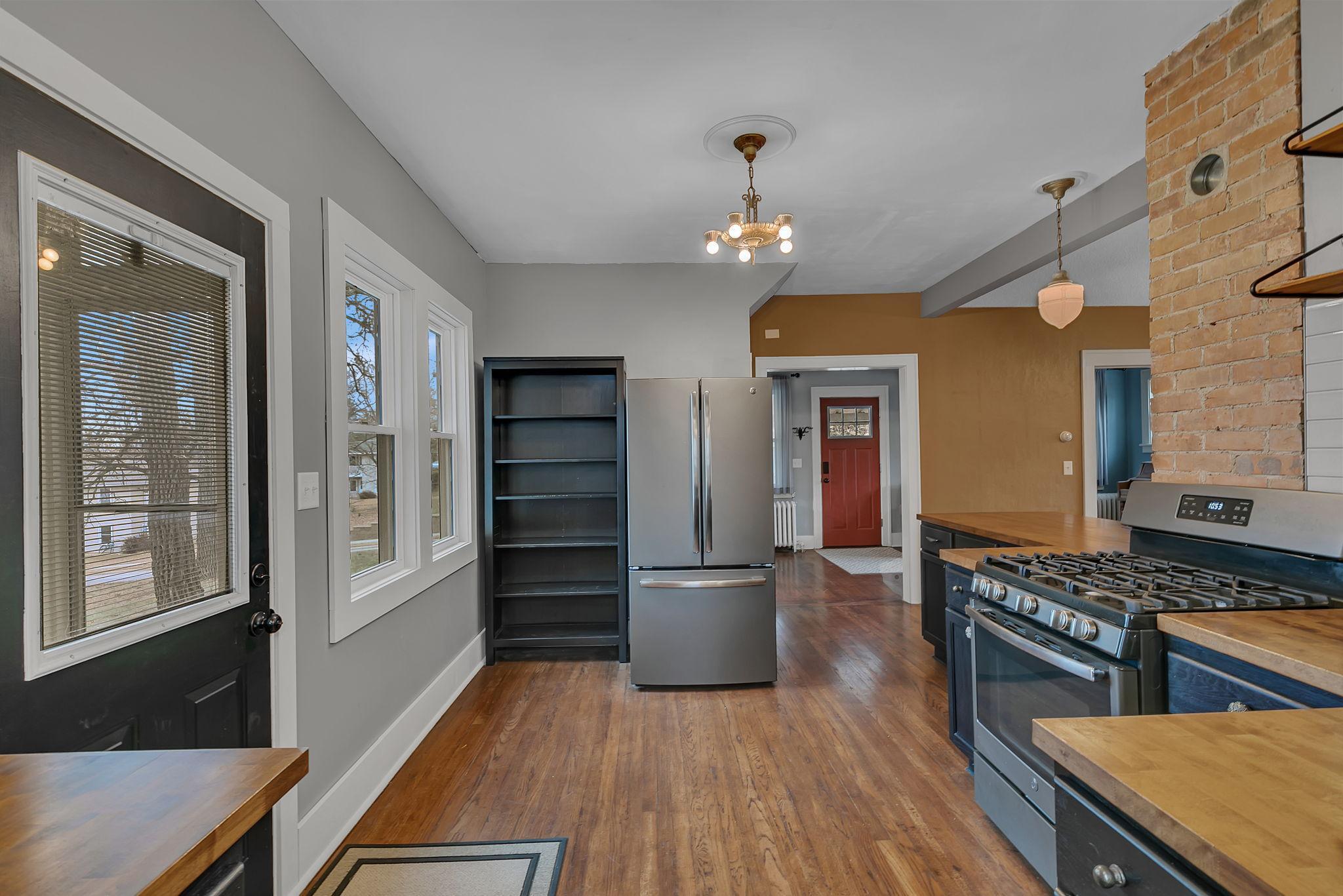 117 Main Street N
