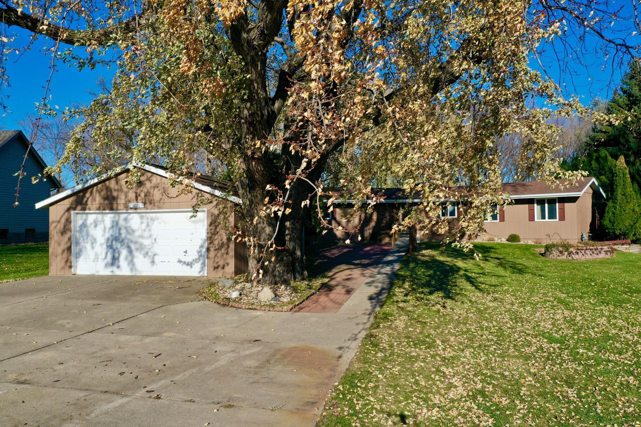 1720 48th Avenue NE