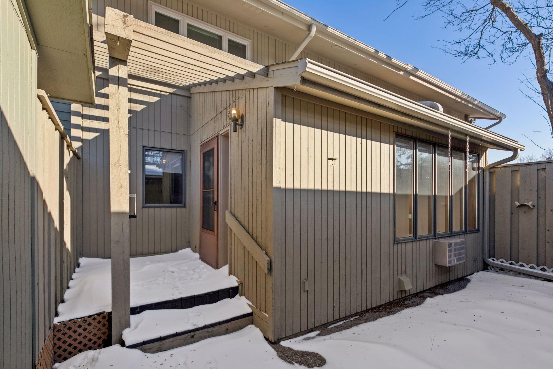 196 Windsor Lane
