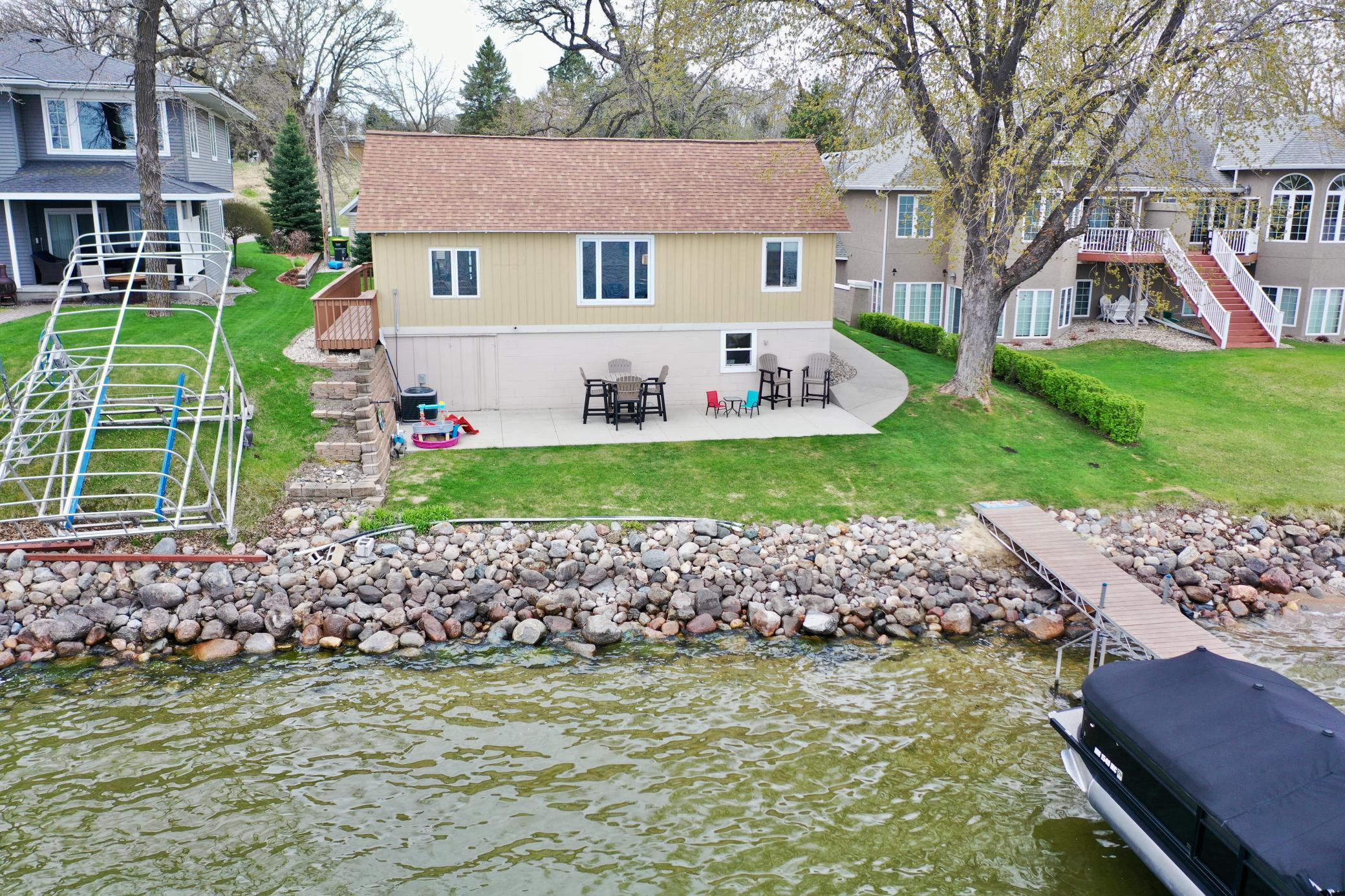223 Lake Avenue S
