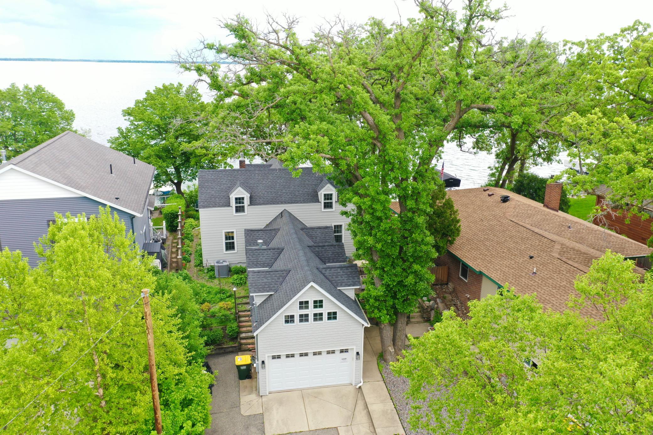 271 Lake Avenue N