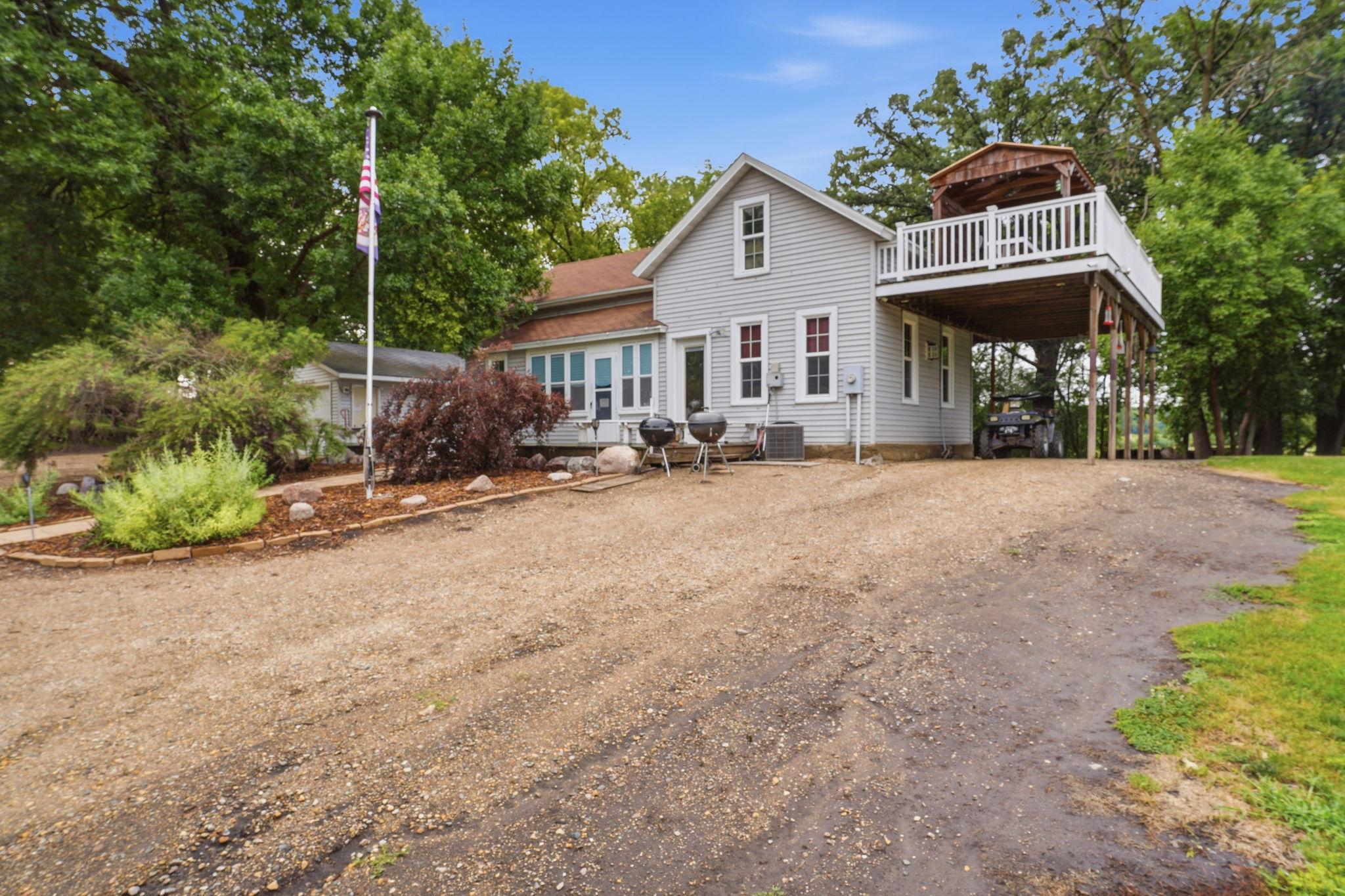 5861 Highway 71 NE