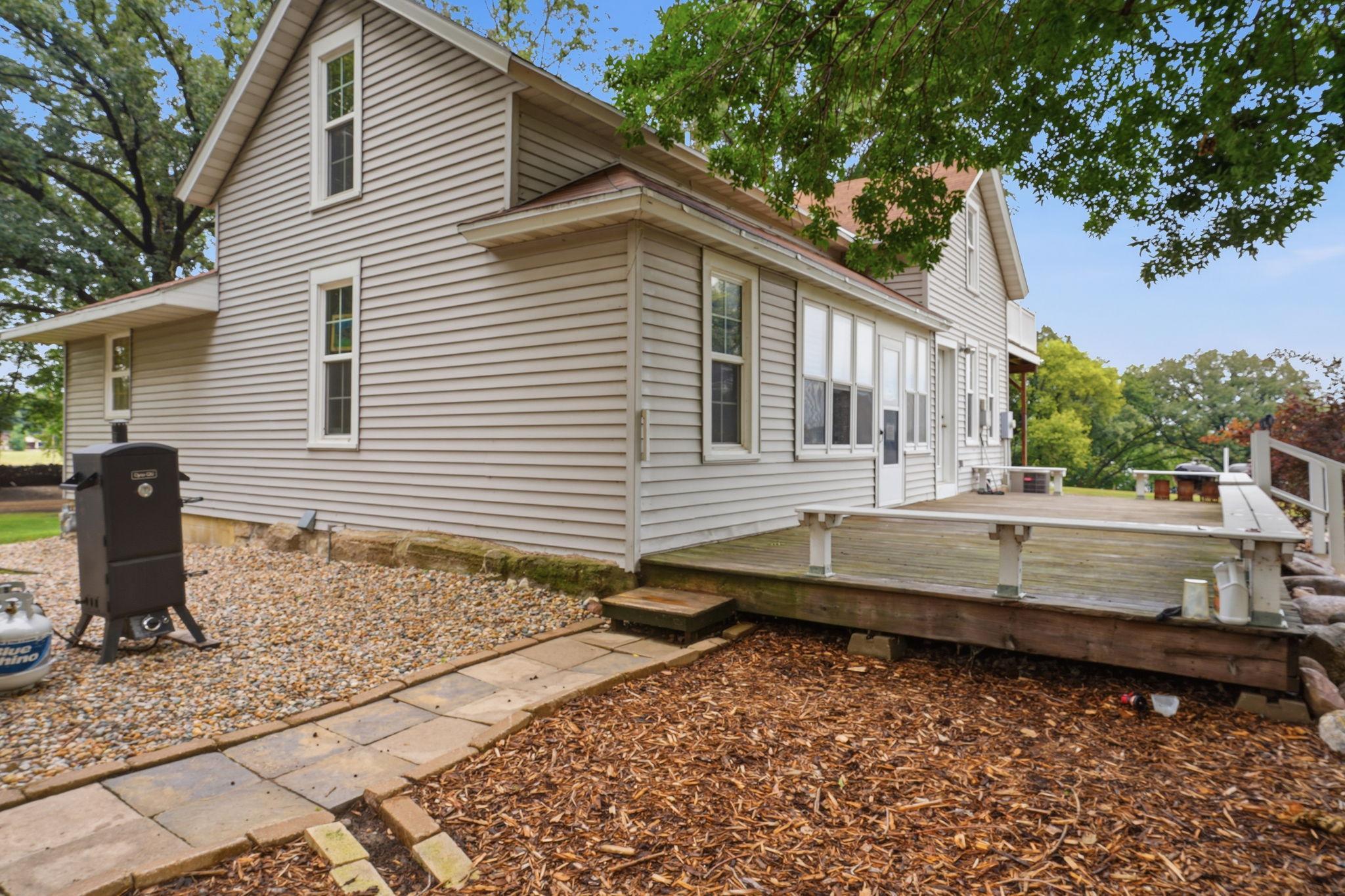 5861 Highway 71 NE