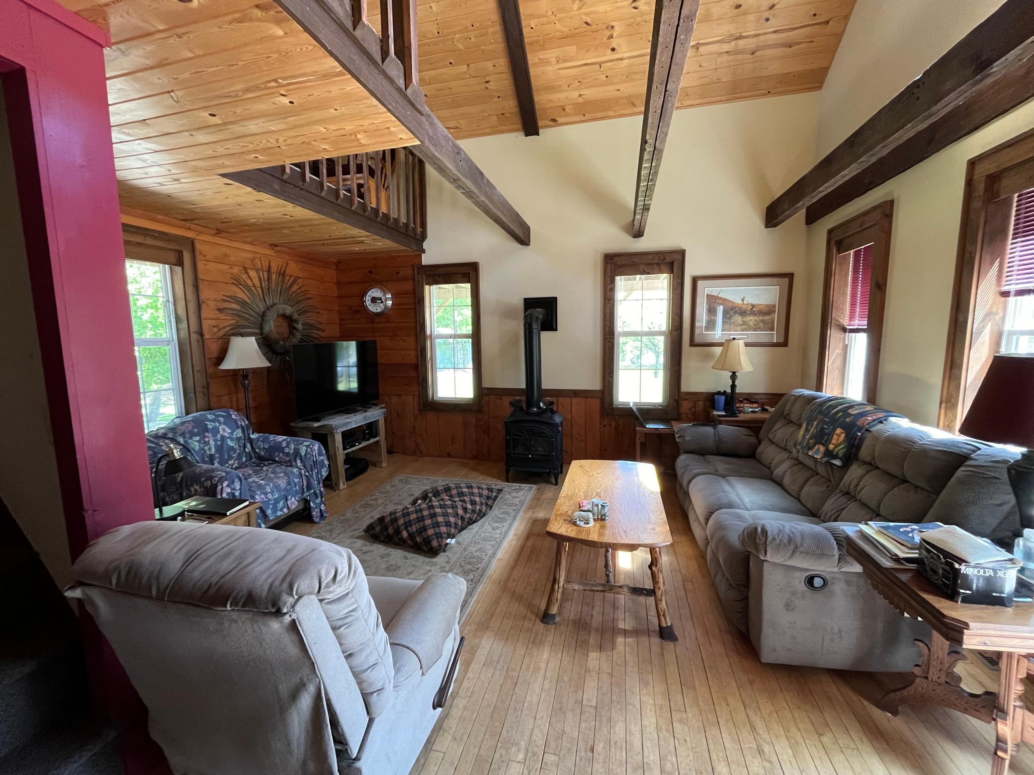 5861 Highway 71 NE