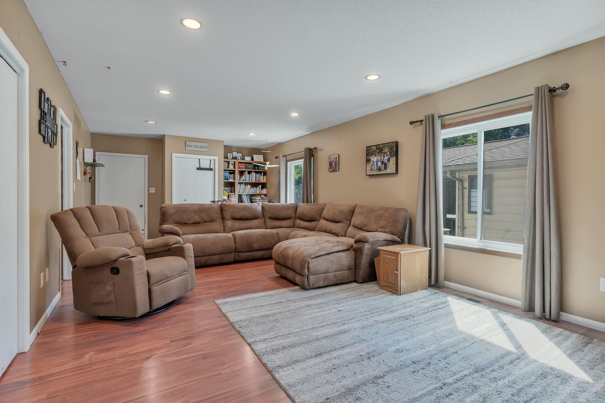 218 1st Street NE
