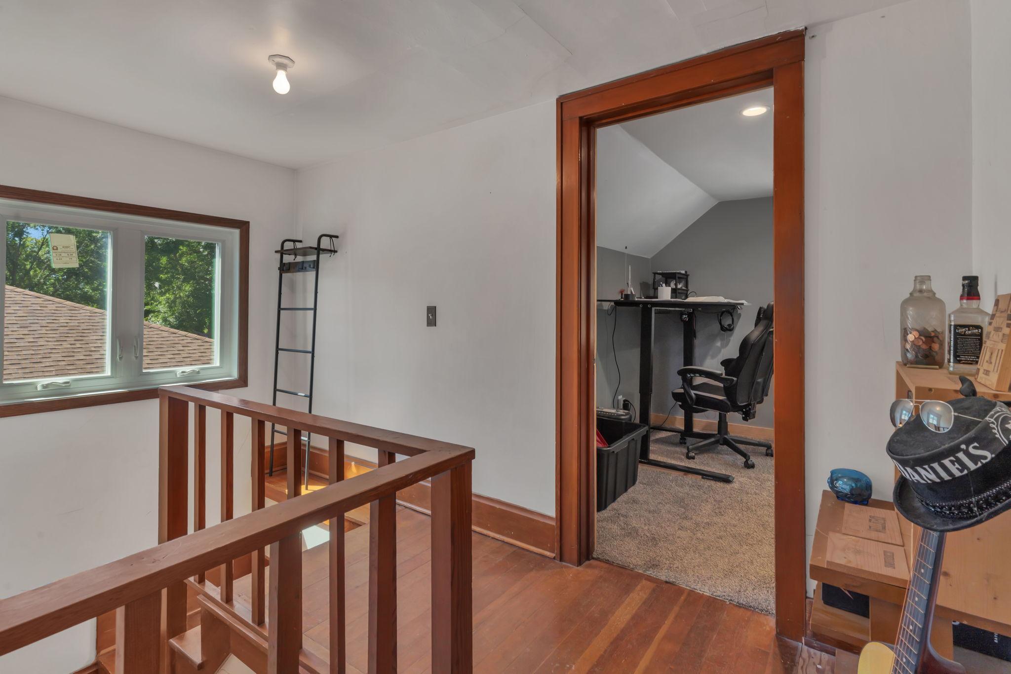 218 1st Street NE