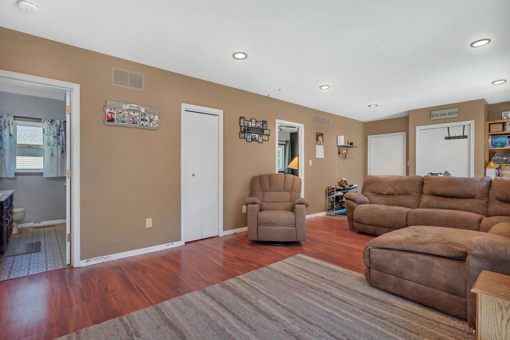 218 1st Street NE