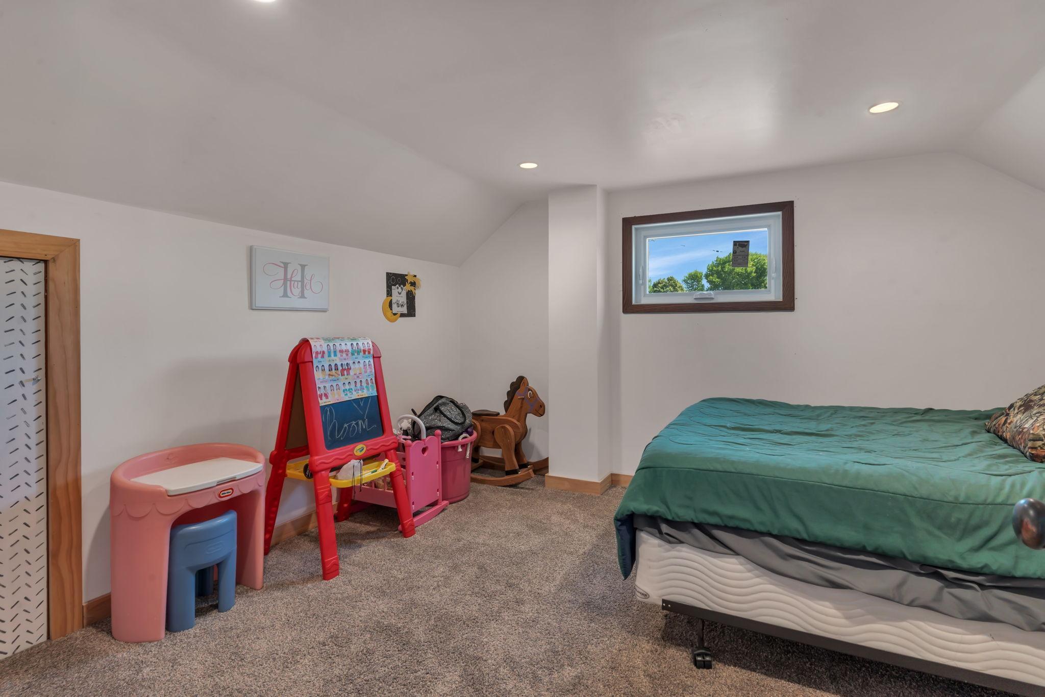 218 1st Street NE