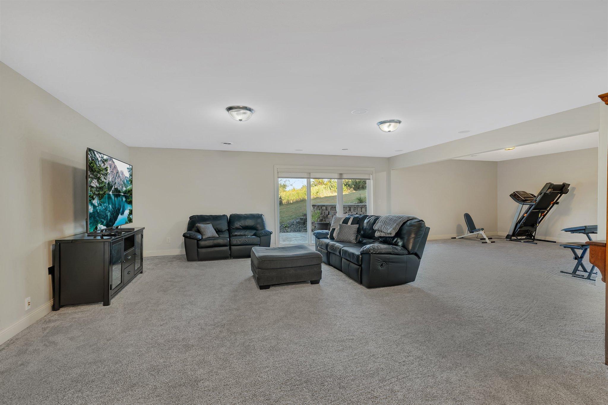 7600 12th Street NW