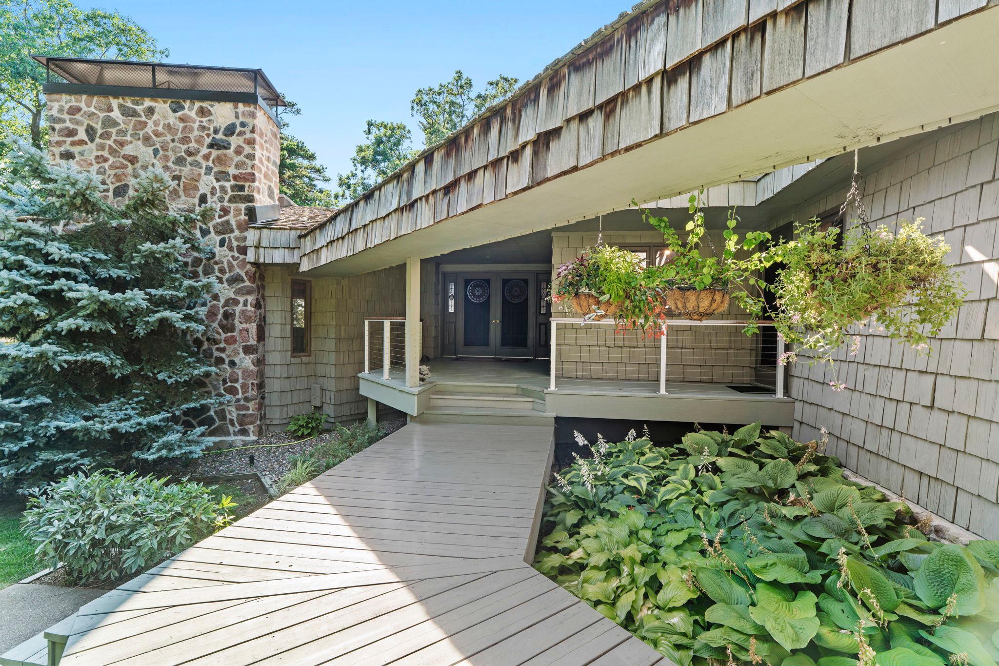 3942 Enchanted Lane