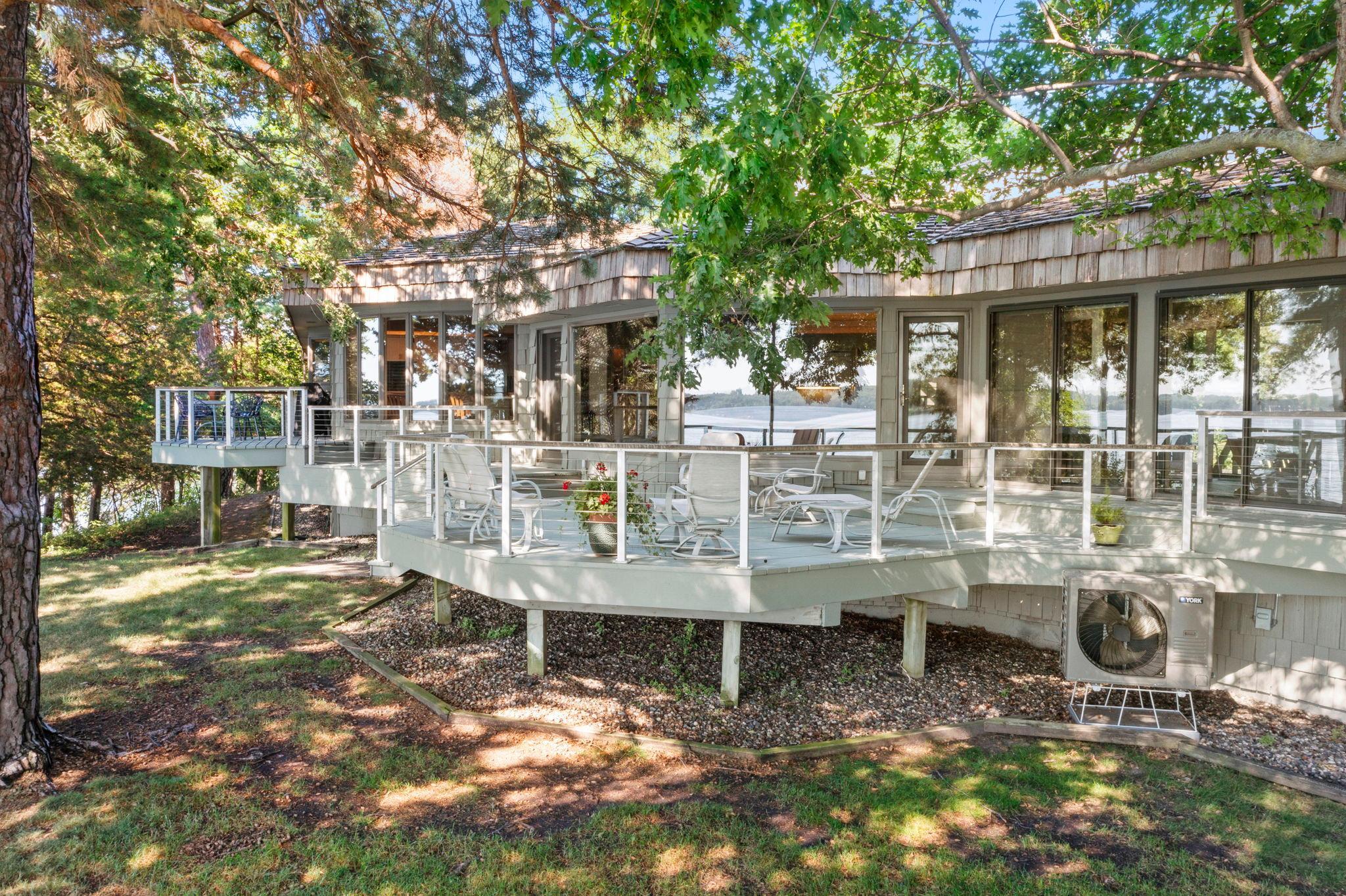 3942 Enchanted Lane