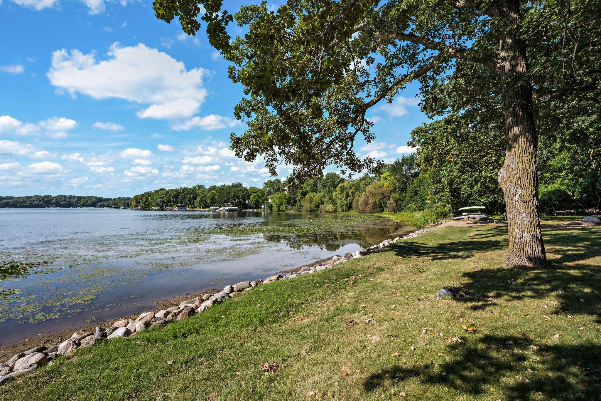 130 Lakeview Road E