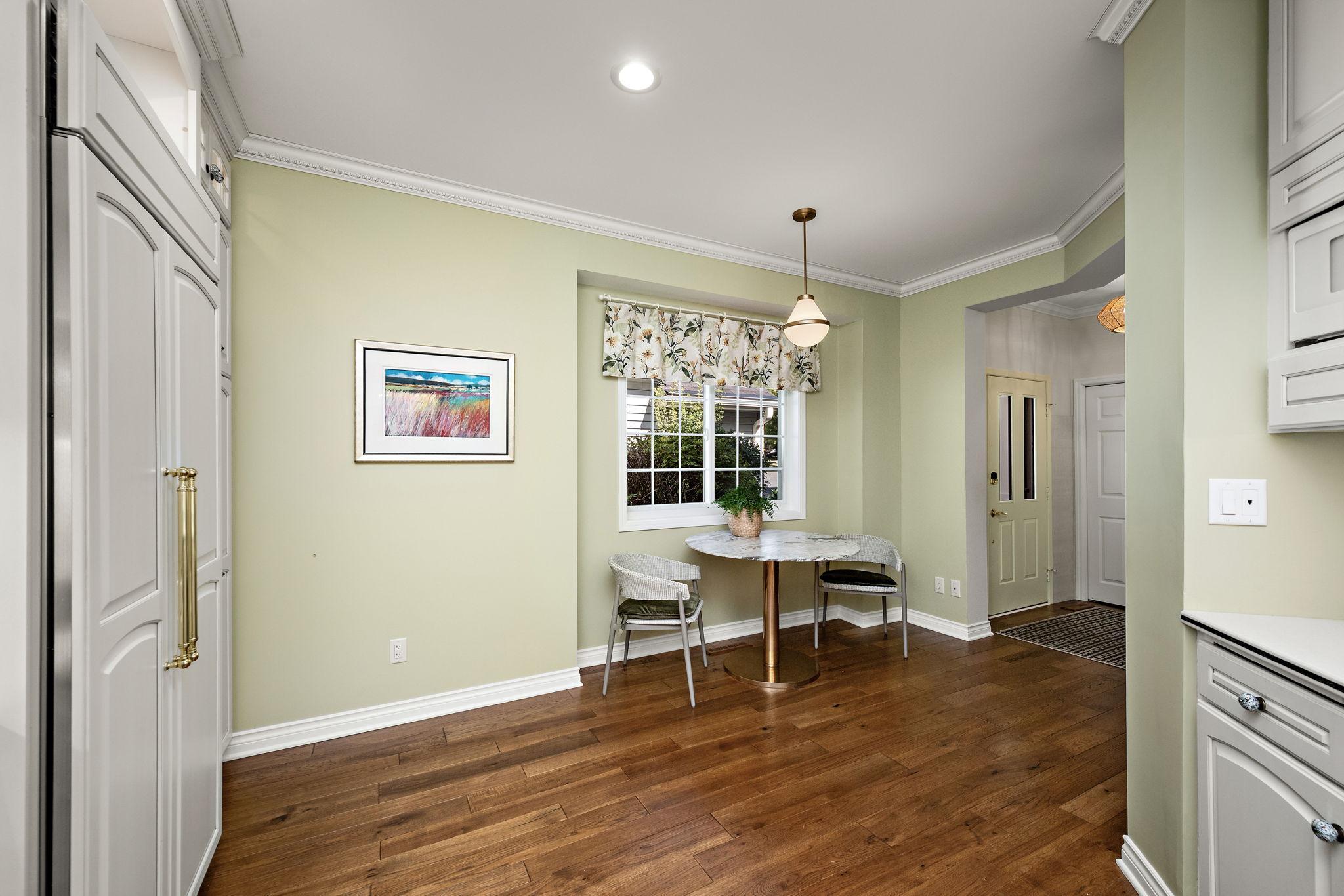 130 Lakeview Road E