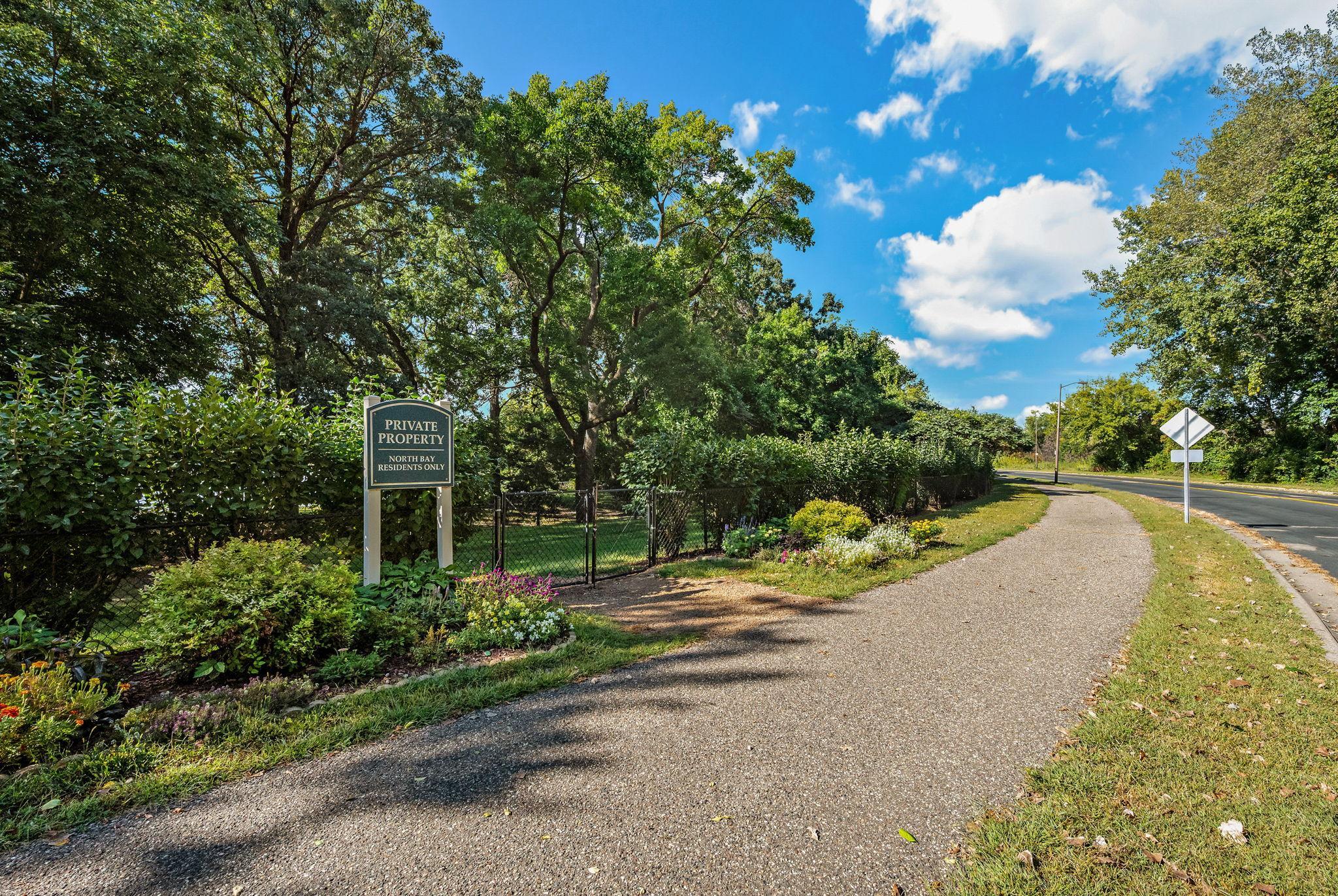 130 Lakeview Road E