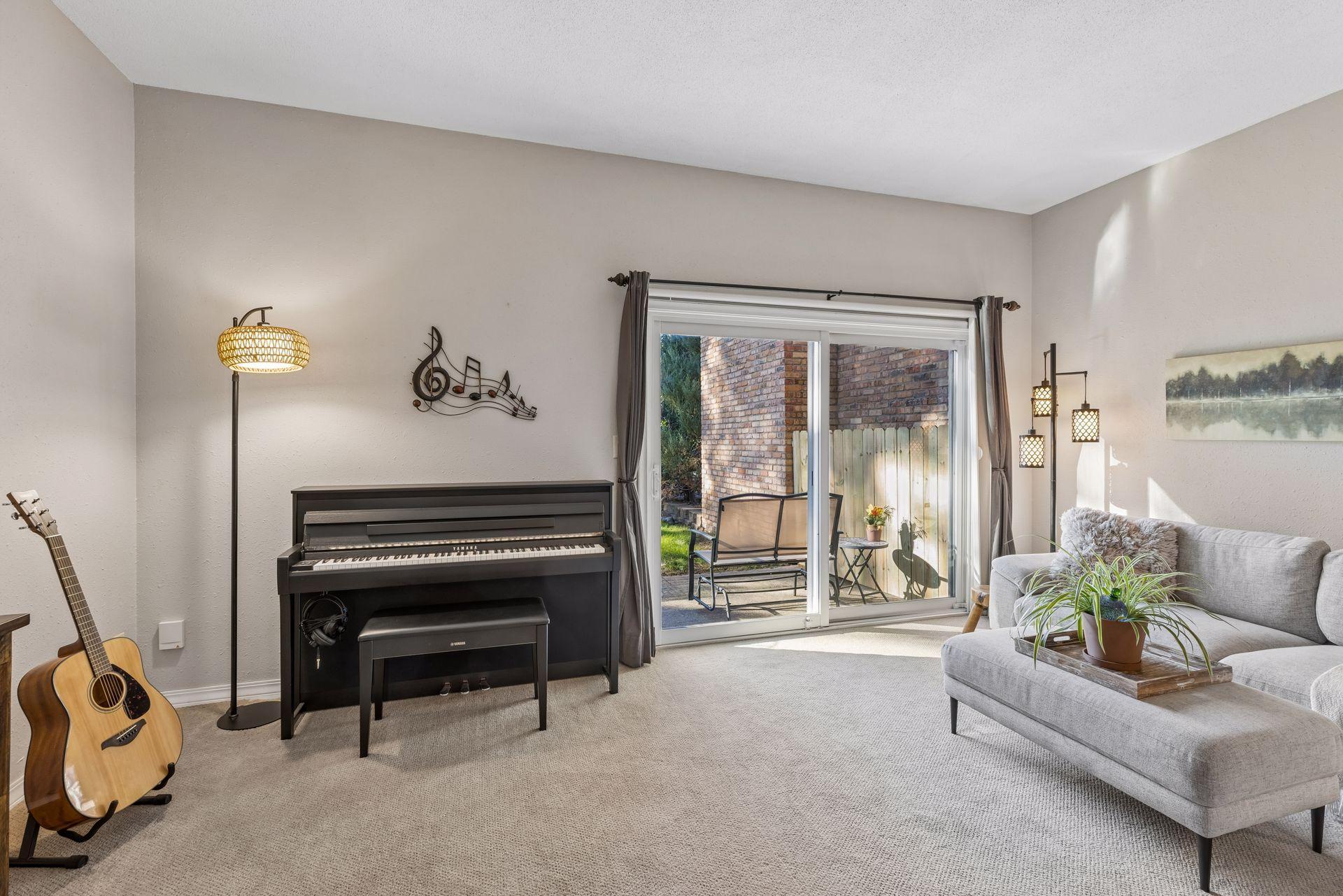 7227 W Franklin Avenue