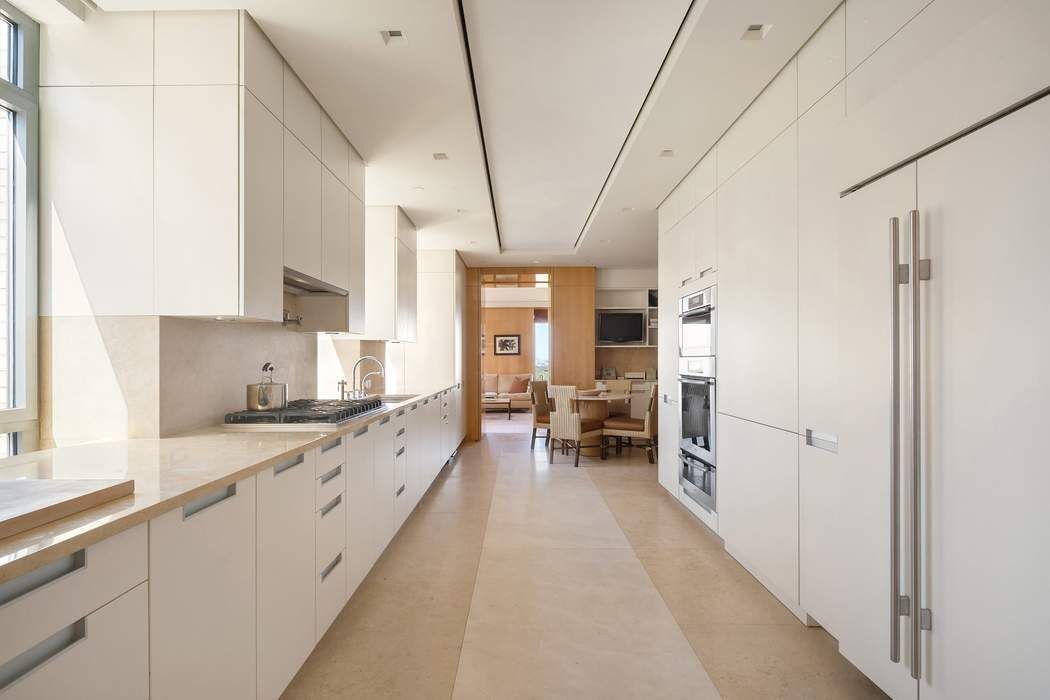 50 Central Park S 28