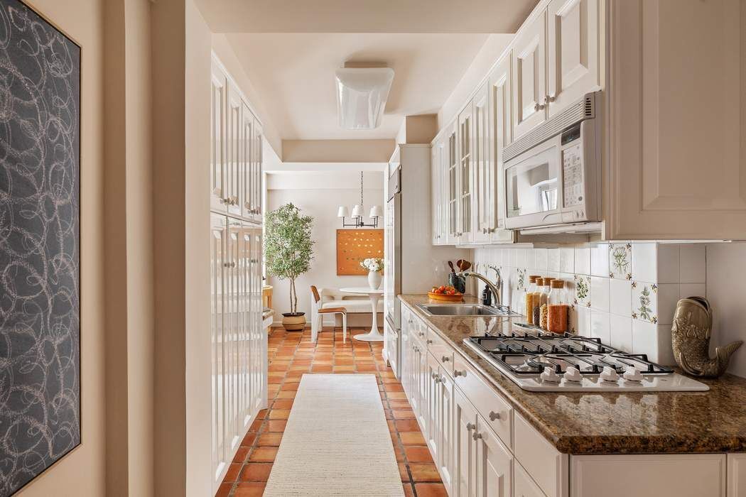 860 Fifth Avenue 6K