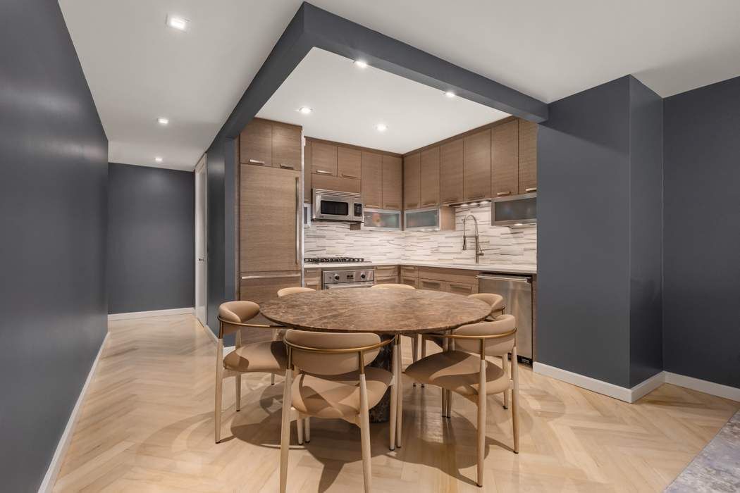 400 W 12th Street 4B