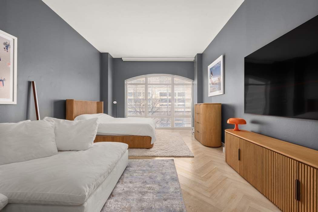 400 W 12th Street 4B