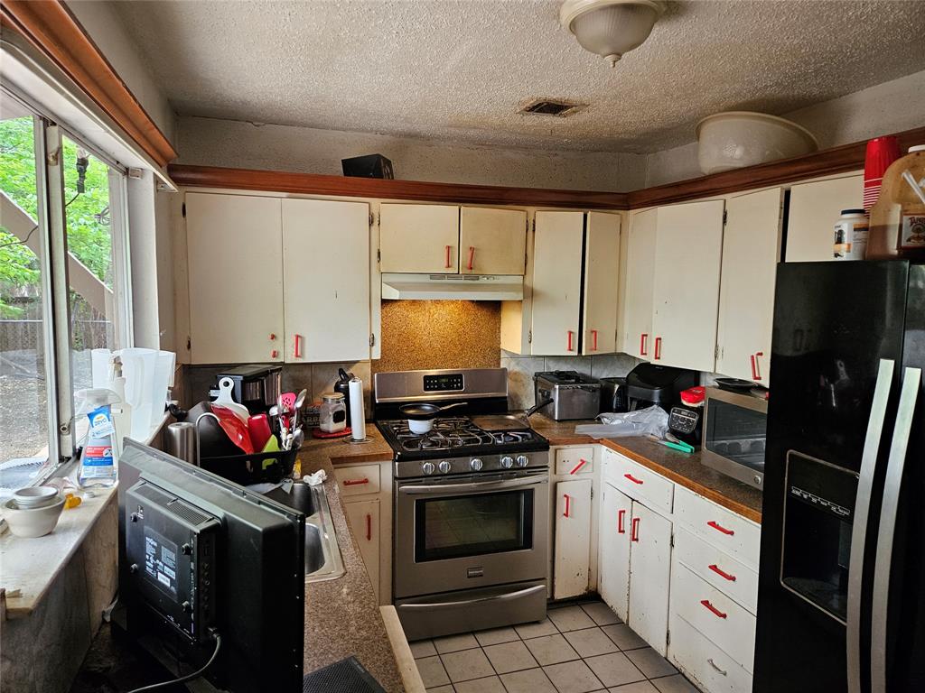 1909 Hearthside DR
