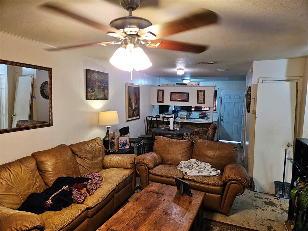 1909 Hearthside DR