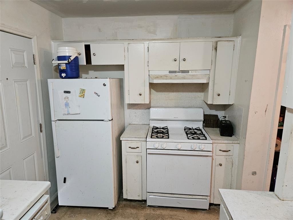 1909 Hearthside DR