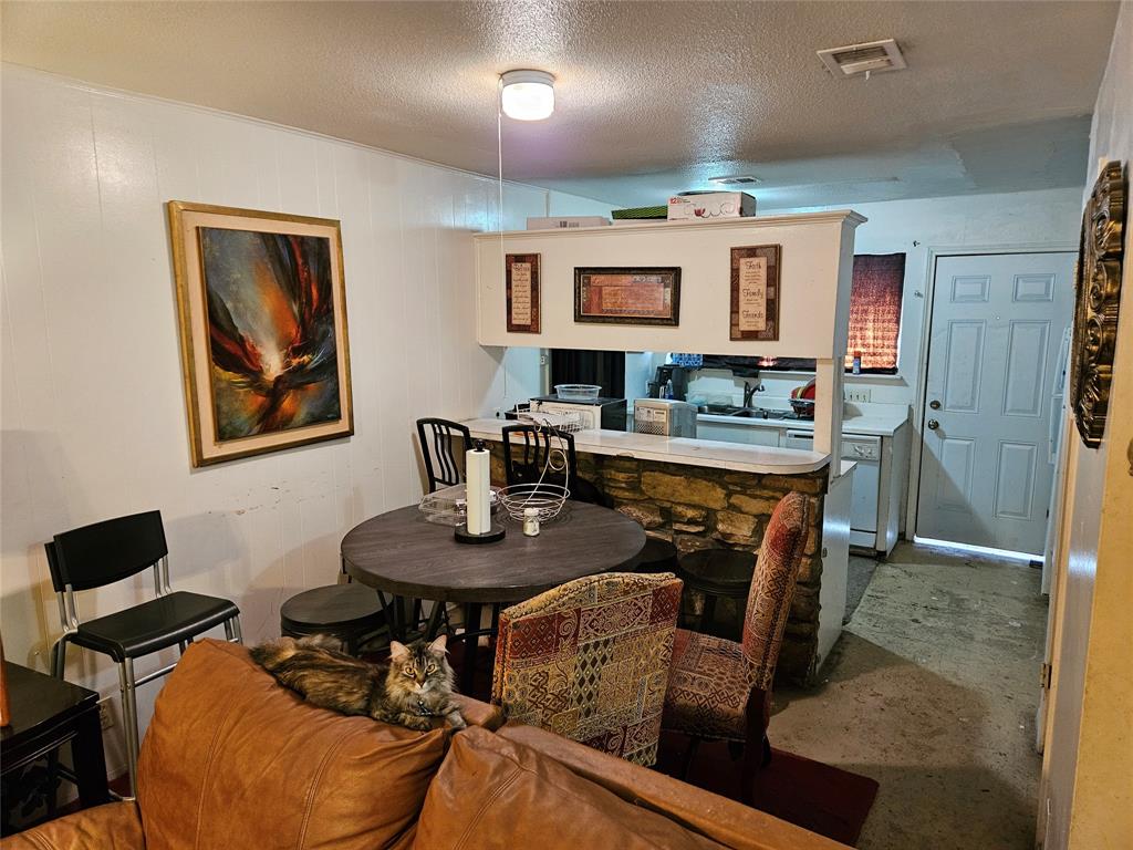 1909 Hearthside DR