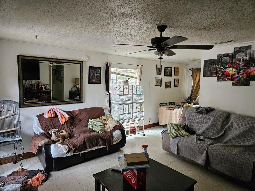 1909 Hearthside DR