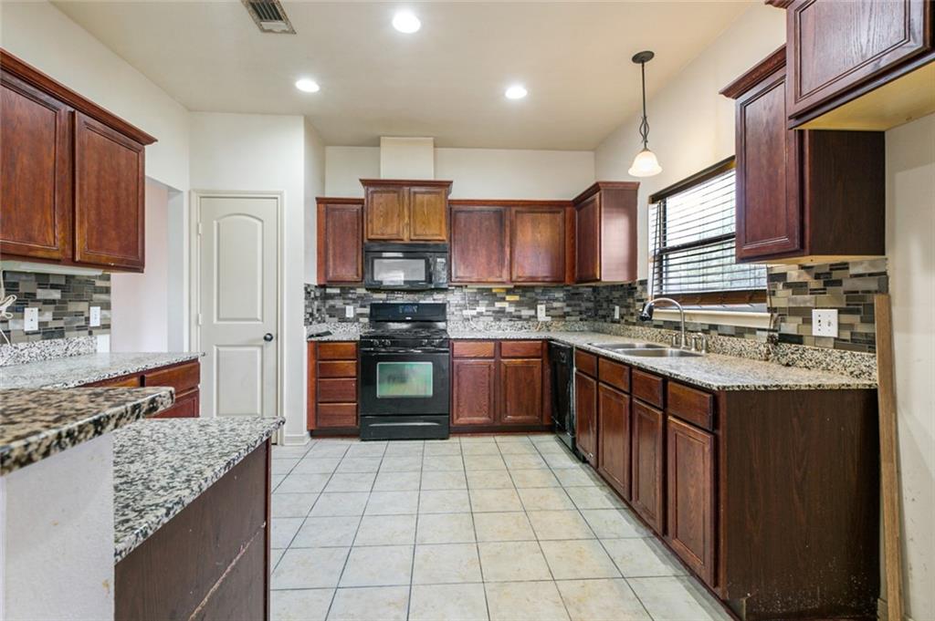 571 DAYBREAK Drive