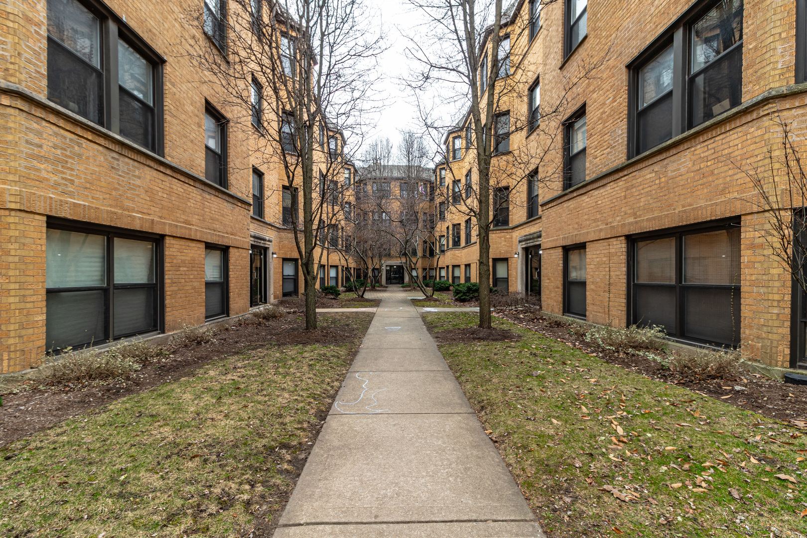 7639 N Greenview Avenue Unit: 1E